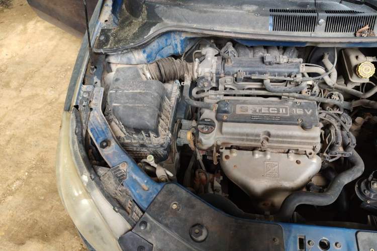 Used Chevrolet Sail 2010 Sedan 1.2L Manual Warm Edition Engine Bay Right