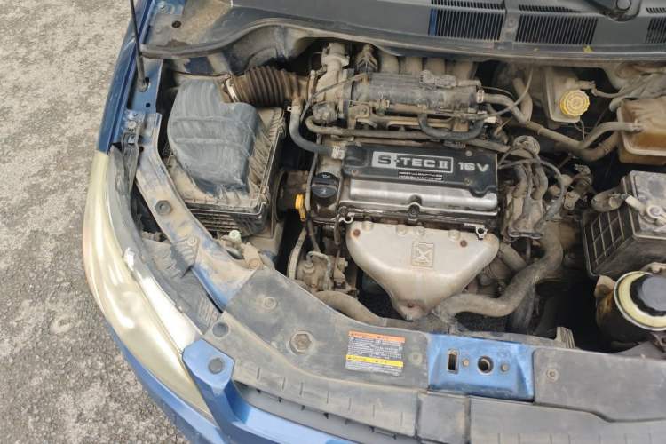 Used Chevrolet Sail 2010 Sedan 1.2L Manual Warm Edition Engine Bay Right
