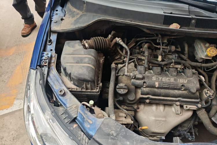 Used Chevrolet Sail 2010 Sedan 1.4L Manual Ideal Edition Engine Bay Right