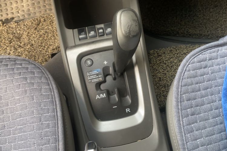 Used Chevrolet Sail 2010 Sedan 1.4L AMT Excellence Edition Gear Lever