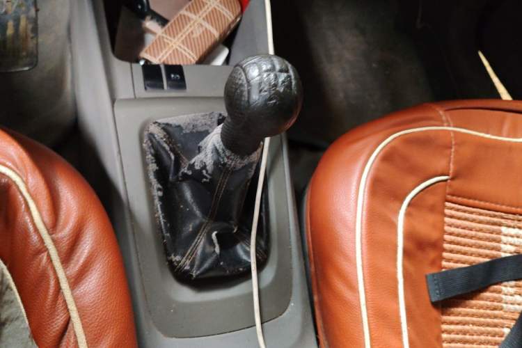 Used Chevrolet Sail 2010 Sedan 1.2L Manual Warm Edition Gear Lever