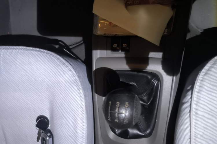 Used Chevrolet Sail 2010 Sedan 1.2L Manual Fashion Edition Gear Lever