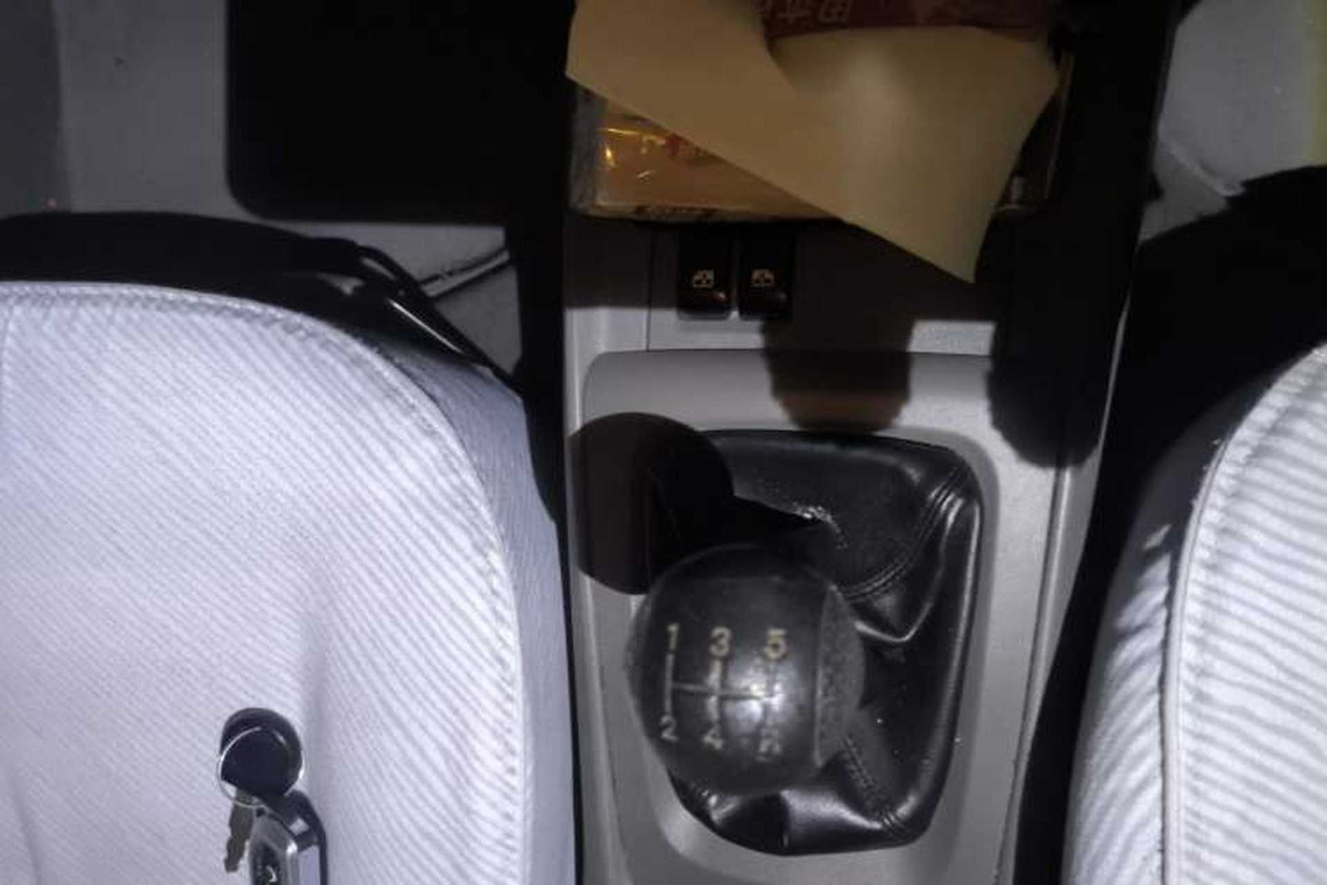 Used Chevrolet Sail 2010 Sedan 1.2L Manual Fashion Edition Gear Lever