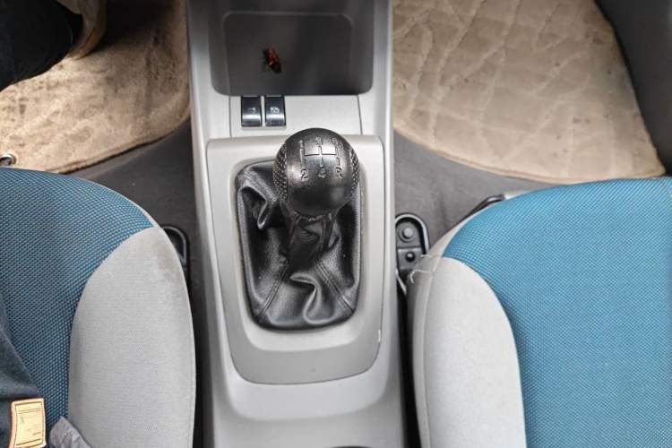 Used Chevrolet Sail 2010 Sedan 1.2L Manual Fashion Edition Gear Lever