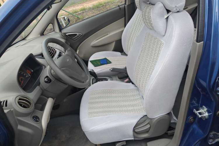 Used Chevrolet Sail 2010 Sedan 1.4L AMT Excellence Edition Left Front Seat
