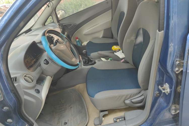 Used Chevrolet Sail 2010 Sedan 1.2L Manual Fashion Edition Left Front Seat