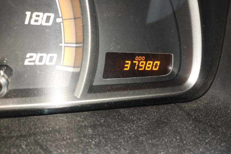 Used Chevrolet Sail 2010 Sedan 1.4L Manual Ideal Edition Odometer Close Up