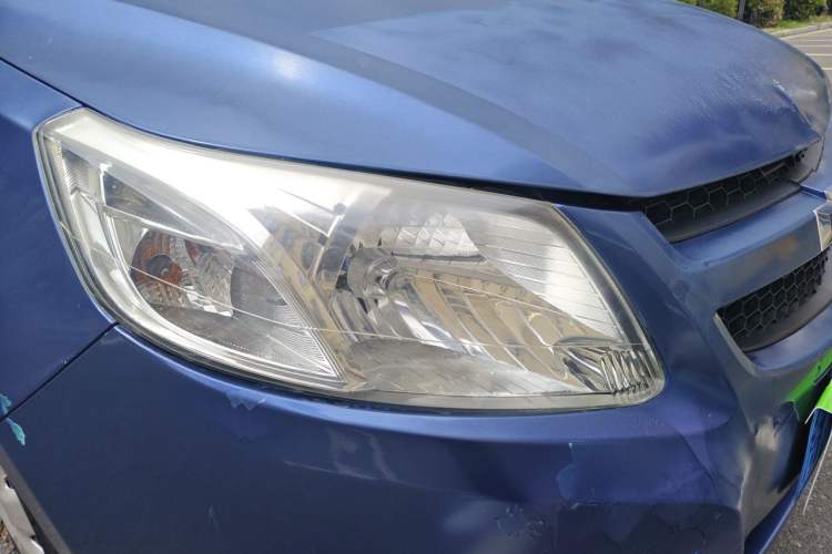 Used Chevrolet Sail 2010 Sedan 1.4L Manual Enjoyment Edition Right Front Headlight