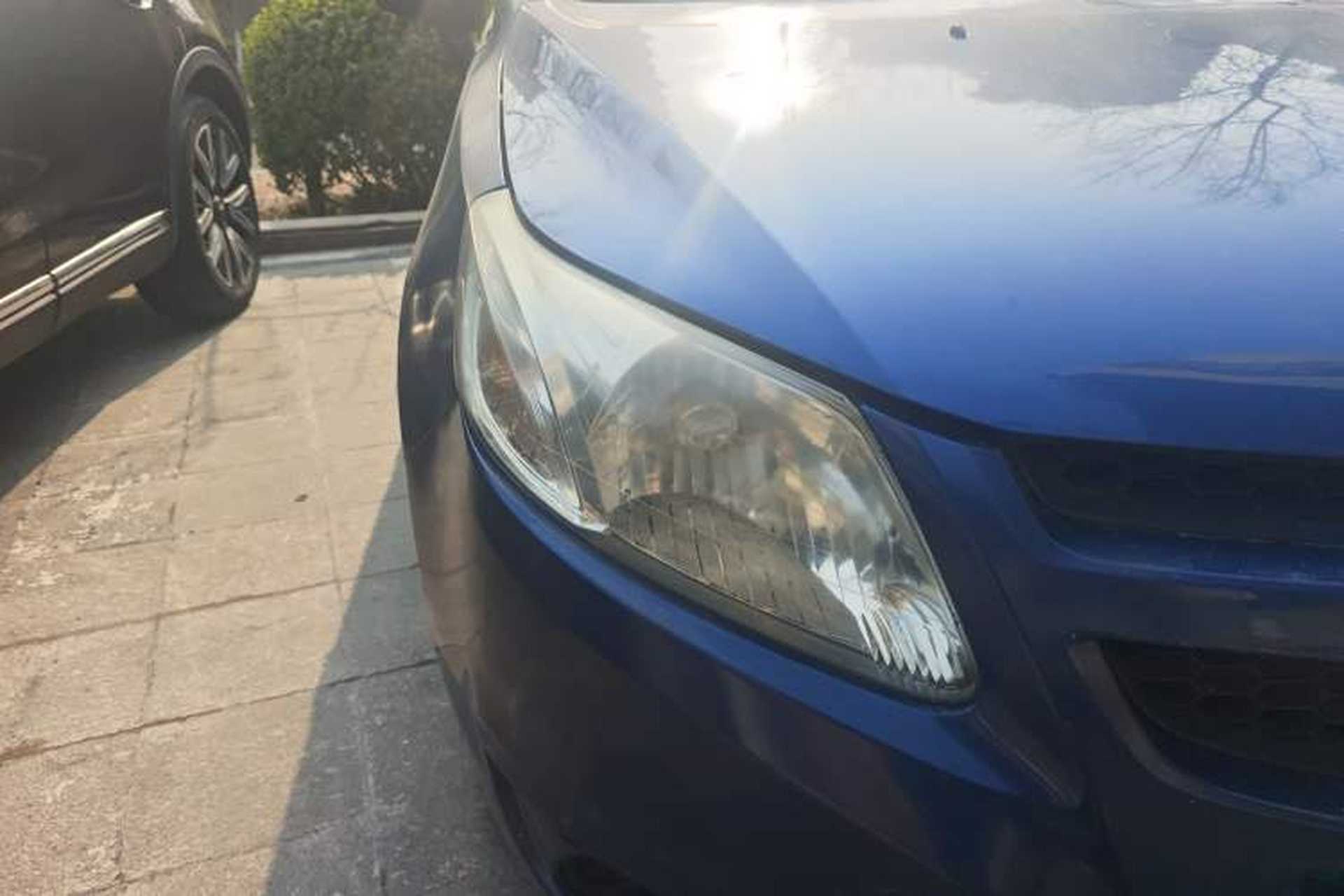 Used Chevrolet Sail 2010 Sedan 1.2L Manual Warm Edition Right Front Headlight