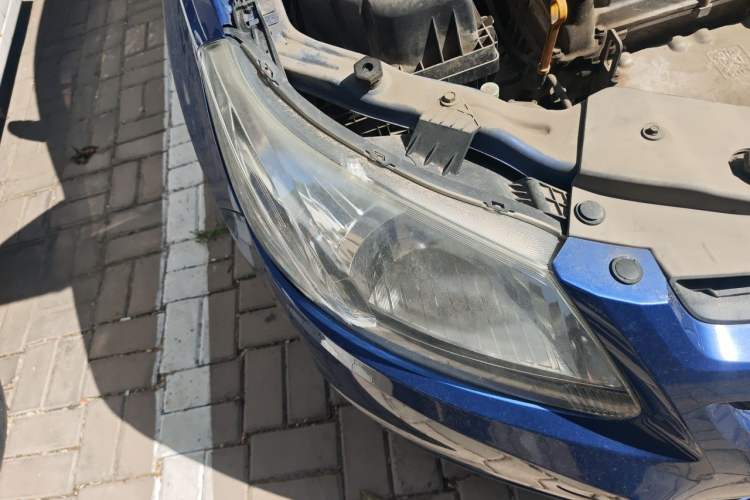 Used Chevrolet Sail 2010 Sedan 1.2L Manual Fashion Edition Right Front Headlight
