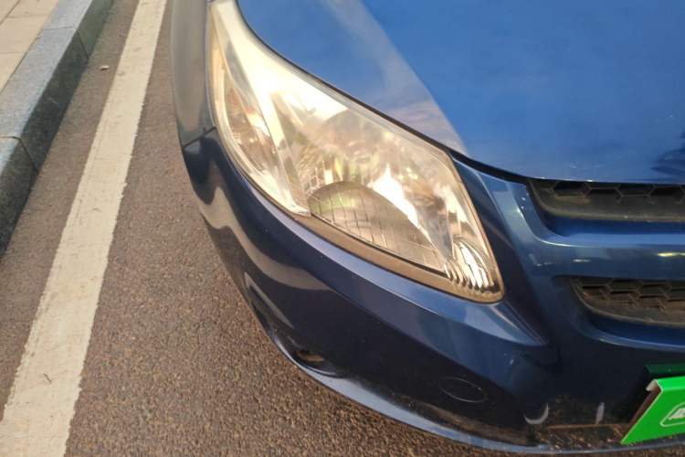 Used Chevrolet Sail 2010 Sedan 1.2L Manual Fashion Edition Right Front Headlight