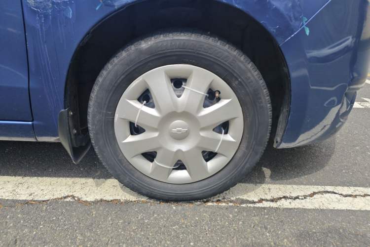 Used Chevrolet Sail 2010 Sedan 1.4L Manual Enjoyment Edition Right Front Wheel Hub