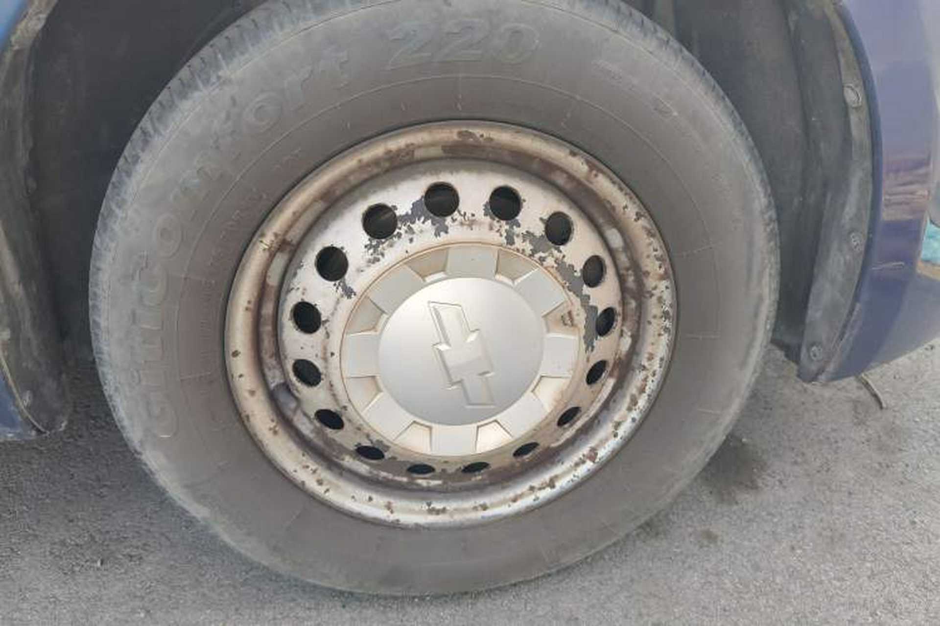 Used Chevrolet Sail 2010 Sedan 1.2L Manual Fashion Edition Right Front Wheel Hub