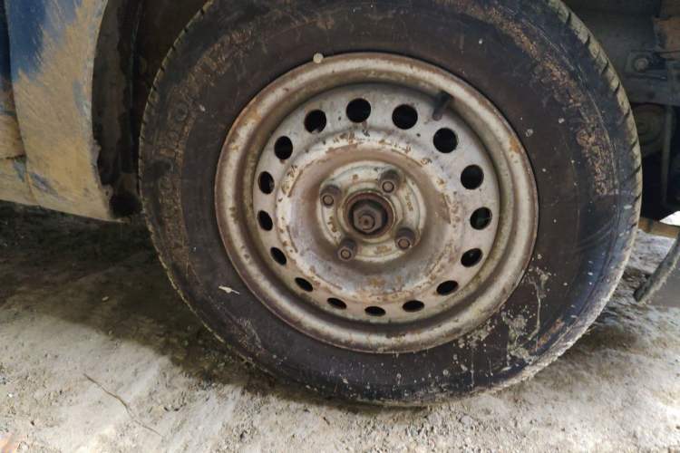 Used Chevrolet Sail 2010 Sedan 1.2L Manual Warm Edition Right Front Wheel Hub