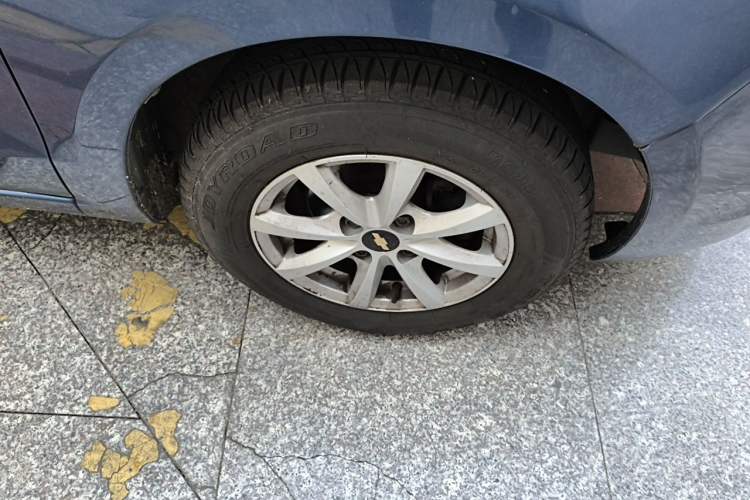 Used Chevrolet Sail 2010 Sedan 1.2L Manual Warm Edition Right Front Wheel Hub