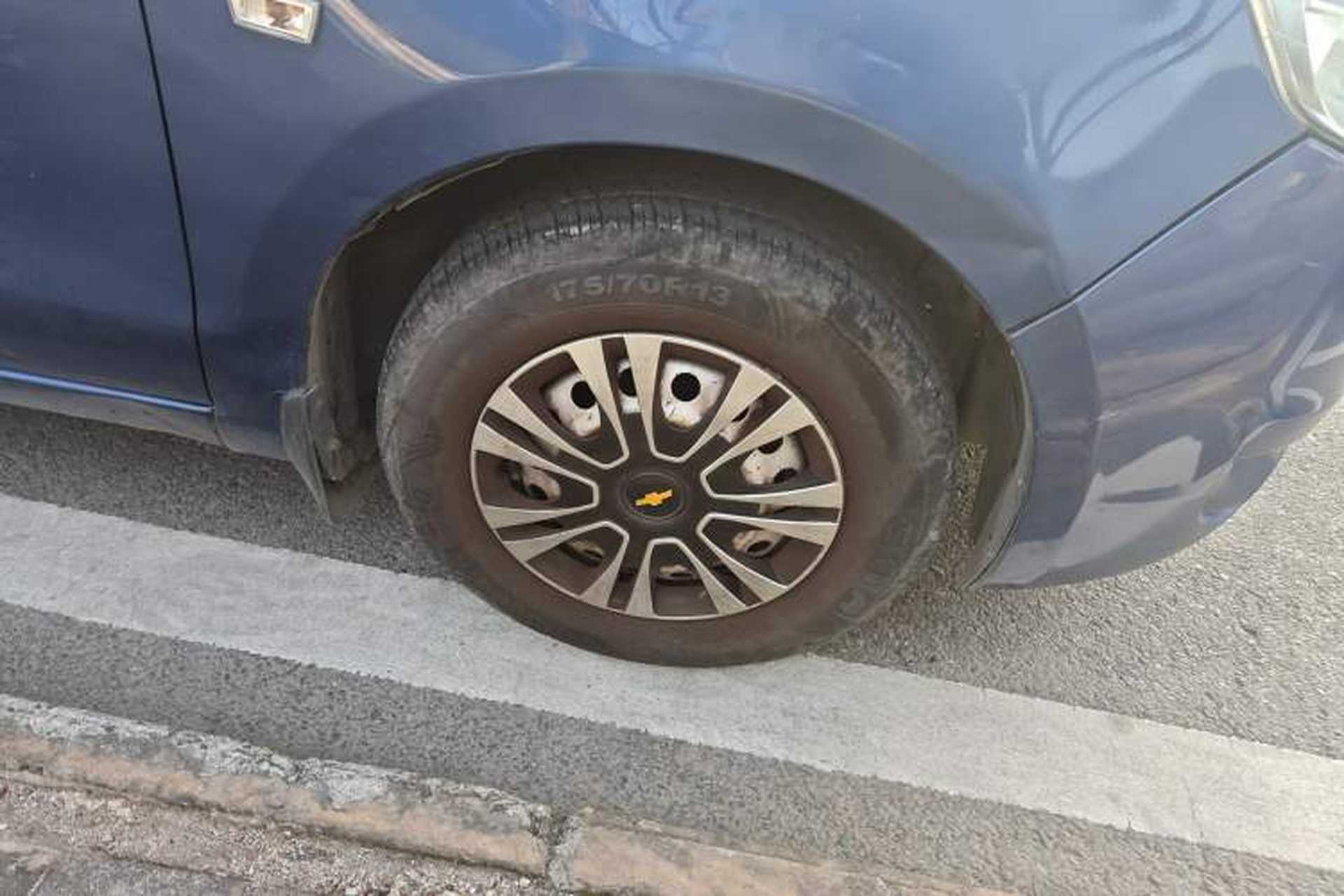 Used Chevrolet Sail 2010 Sedan 1.2L Manual Warm Edition Right Front Wheel Hub