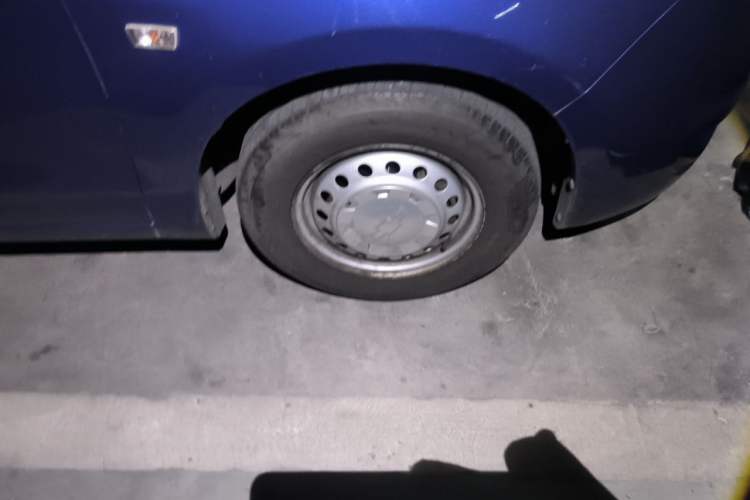 Used Chevrolet Sail 2010 Sedan 1.2L Manual Fashion Edition Right Front Wheel Hub