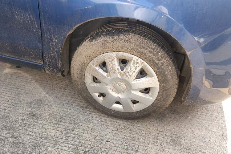 Used Chevrolet Sail 2010 Sedan 1.4L Manual Ideal Edition Right Front Wheel Hub