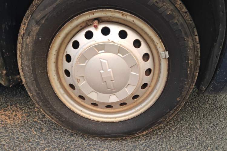 Used Chevrolet Sail 2010 Sedan 1.2L Manual Fashion Edition Right Front Wheel Hub