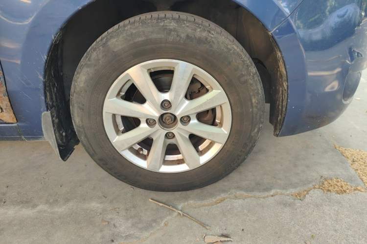 Used Chevrolet Sail 2010 Sedan 1.2L Manual Fashion Edition Right Front Wheel Hub