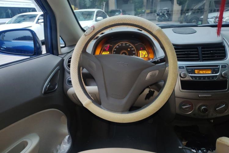 Used Chevrolet Sail 2010 Sedan 1.4L AMT Excellence Edition Steering Wheel