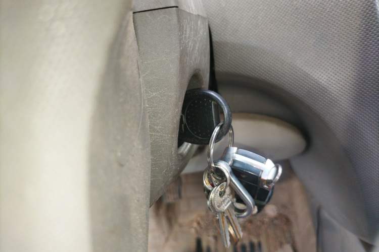 Used Chevrolet Sail 2010 Sedan 1.2L Manual Warm Edition Vehicle Key
