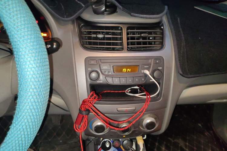 Used Chevrolet Sail 2010 Sedan 1.4L Manual Ideal Edition Audio And AC Panel