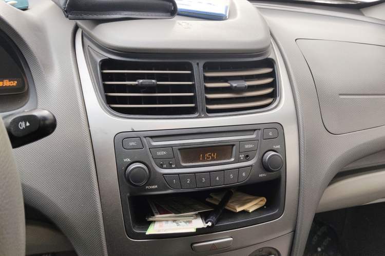 Used Chevrolet Sail 2010 Sedan 1.2L Manual Ideal Edition Audio And AC Panel