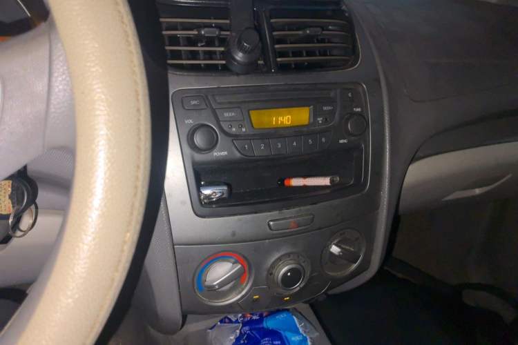 Used Chevrolet Sail 2010 Sedan 1.2L Manual Warm Edition Audio And AC Panel