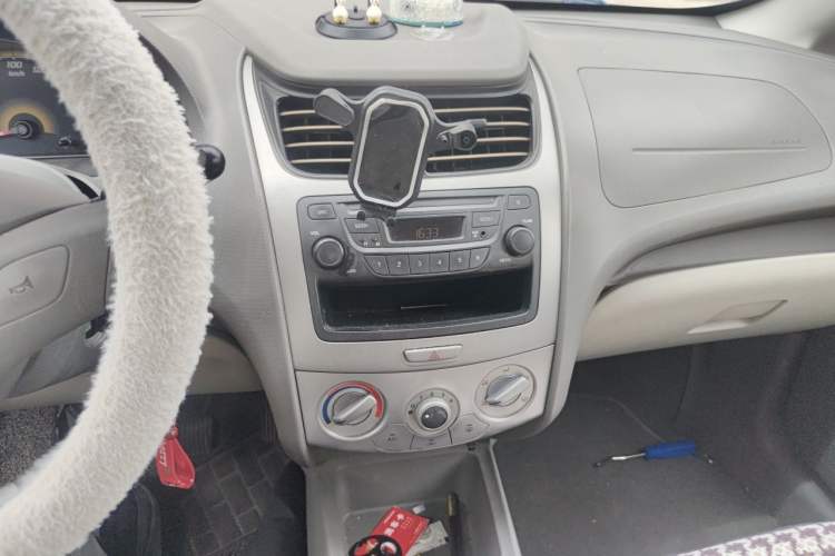 Used Chevrolet Sail 2010 Sedan 1.2L Manual Warm Edition Audio And AC Panel