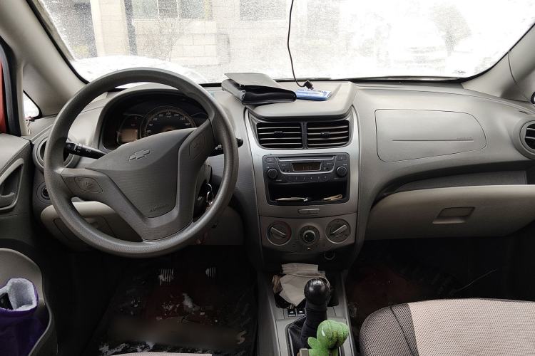 Used Chevrolet Sail 2010 Sedan 1.2L Manual Ideal Edition Center Console