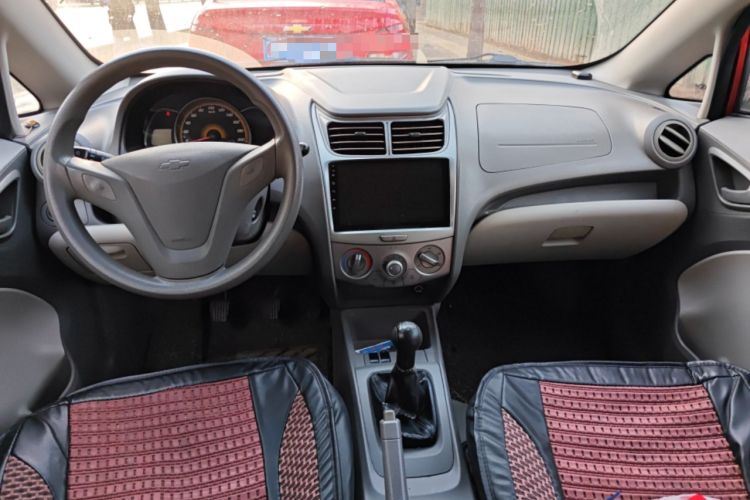Used Chevrolet Sail 2010 Sedan 1.2L Manual Warm Edition Center Console