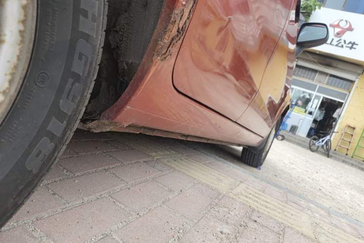 Used Chevrolet Sail 2010 Sedan 1.2L Manual Warm Edition Chassis Rear Right