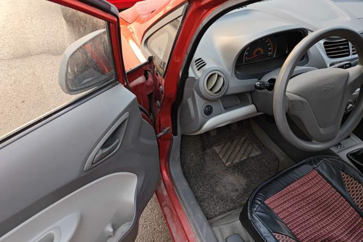Used Chevrolet Sail 2010 Sedan 1.2L Manual Warm Edition Driver Seat