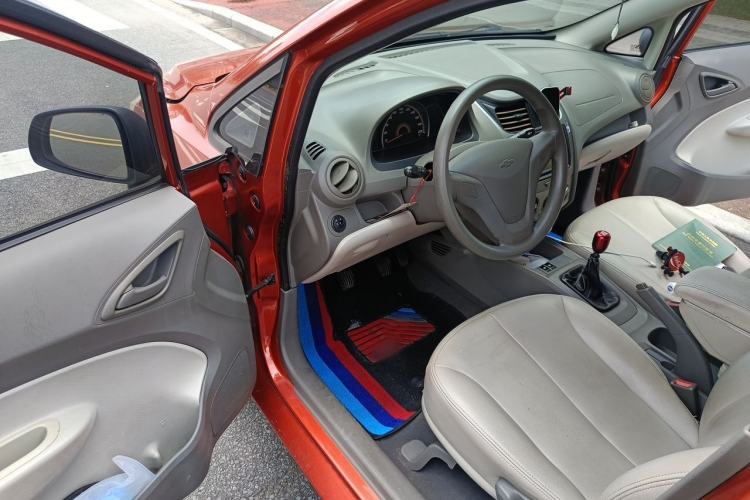 Used Chevrolet Sail 2010 Hatchback 1.2L Manual Warm Edition Driver Seat