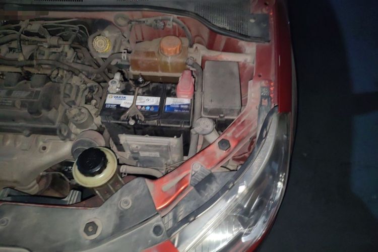 Used Chevrolet Sail 2010 Sedan 1.4L Manual Ideal Edition Engine Bay Left