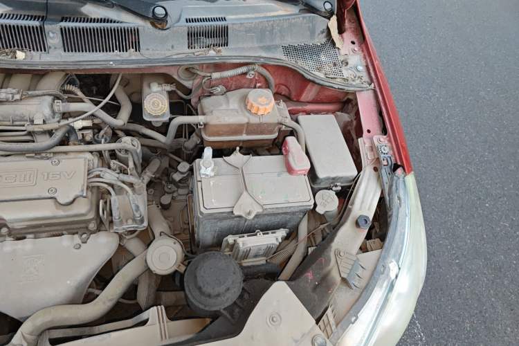 Used Chevrolet Sail 2010 Sedan 1.2L Manual Warm Edition Engine Bay Left