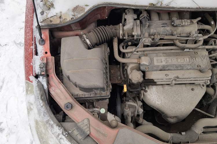 Used Chevrolet Sail 2010 Sedan 1.2L Manual Ideal Edition Engine Bay Right