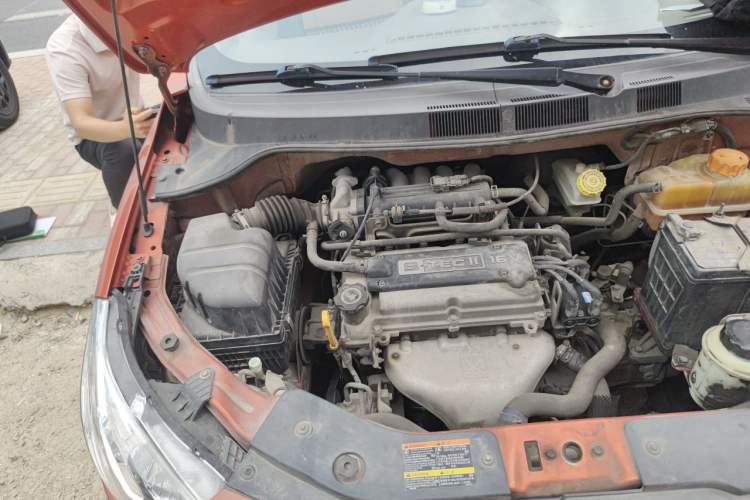 Used Chevrolet Sail 2010 Sedan 1.2L Manual Warm Edition Engine Bay Right