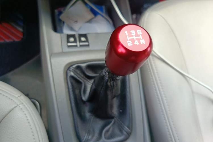 Used Chevrolet Sail 2010 Hatchback 1.2L Manual Warm Edition Gear Lever