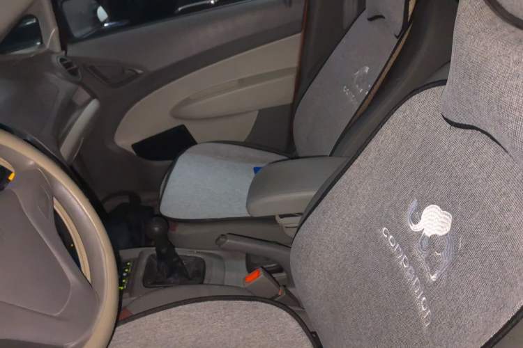 Used Chevrolet Sail 2010 Sedan 1.2L Manual Warm Edition Left Front Seat