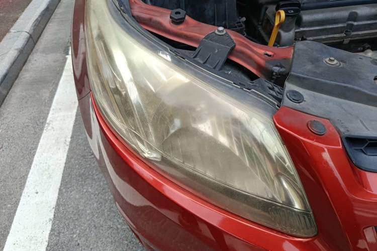Used Chevrolet Sail 2010 Hatchback 1.2L Manual Warm Edition Right Front Headlight
