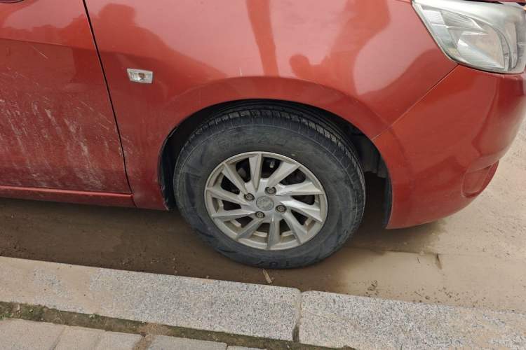 Used Chevrolet Sail 2010 Sedan 1.2L Manual Warm Edition Right Front Wheel Hub
