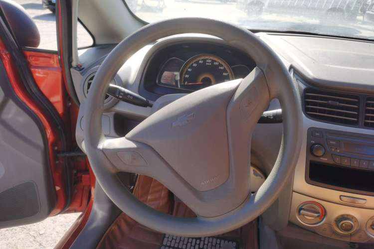 Used Chevrolet Sail 2010 Sedan 1.2L Manual Fashion Edition Steering Wheel