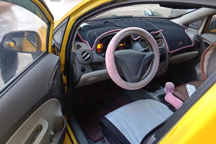 Used Chevrolet Sail 2010 Hatchback 1.2L Manual Warm Edition Driver Seat