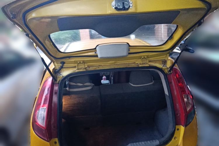Used Chevrolet Sail 2010 Hatchback 1.2L Manual Warm Edition Trunk