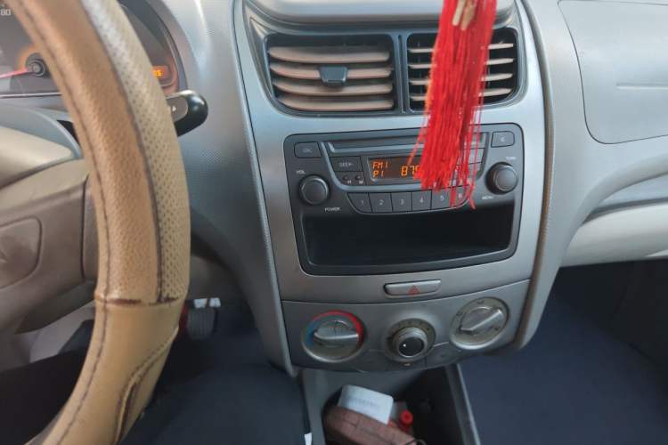 Used Chevrolet Sail 2010 Sedan 1.2L Manual Fashion Edition Audio And AC Panel