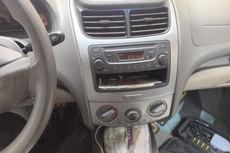 Used Chevrolet Sail 2010 Sedan 1.2L AMT Ideal Edition Audio And AC Panel