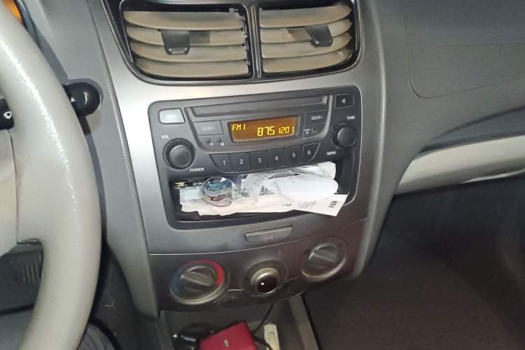 Used Chevrolet Sail 2010 Sedan 1.2L Manual Fashion Edition Audio And AC Panel