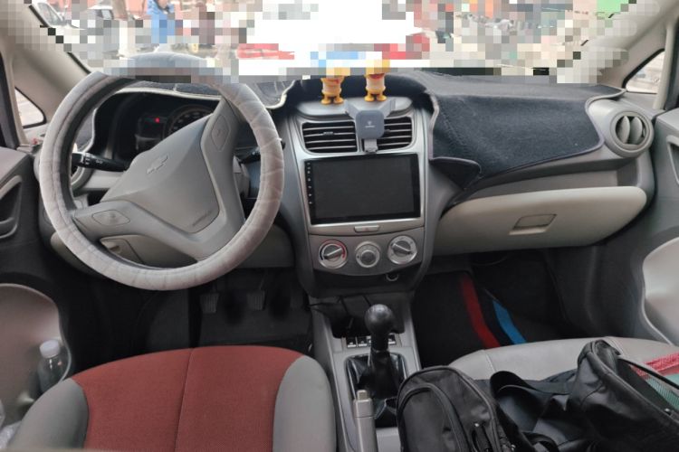 Used Chevrolet Sail 2010 Sedan 1.2L Manual Warm Edition Center Console